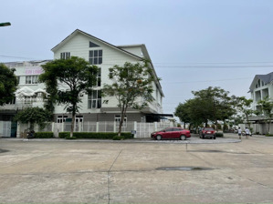 bán liền kề lô góc đầu hồi khu c gleximco diện tích 150m2 vỉa hè sử dụng riêng 300m2