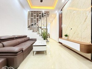 ngõ to như phố, gần trường học các cấp, giao thông đi lại thuận tiện