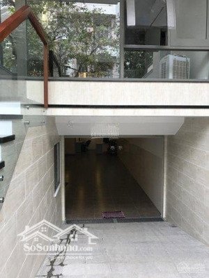 chính chủ cho thuê nhà mới, đẹp kdc trung sơn ,1 hầm 3 lầu, 5pn giá 34tr/ th. lh e duyên 