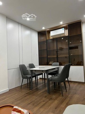cần bán căn hộ chung cư quận hoàn kiếm - 60m2 x 2 ngủ - sổ đỏ 50m2 - nhỉnh 5 tỷ - trung tâm phố cổ