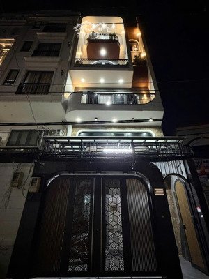 chính chủ cần bán gấp nhà riêng giá rẻ 8 tầng -117 m2 bình thạnh hồ chí minh chỉ với 24 tỷ