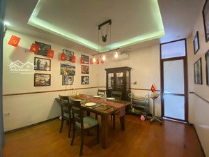 nhà mặt phố phù hợp kinh doanh