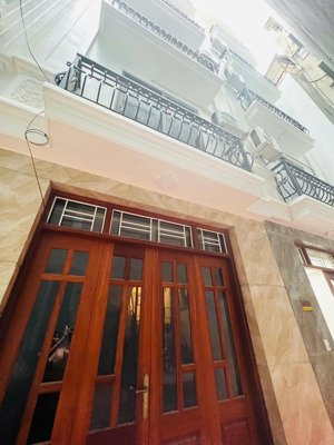 cho thuê nhà 322 đường mỹ đình 38m2 5 tầng nhà mới xây 3 phòng ngủ khép kín giá 13tr