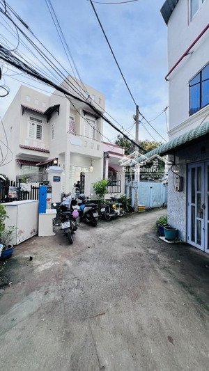 bán nhà mới- huỳnh tấn phát- hàng xóm quận 7- hxh 4m- dt 5 x 14- giá nhỉnh 5 tỷ.