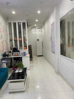 nhà nhỏ xinh đủ công năng thái hà 35m2x5t nhà sạch sẽ phù hợp ở, văn phòng, kd nhỏ gọn giá 15tr/th