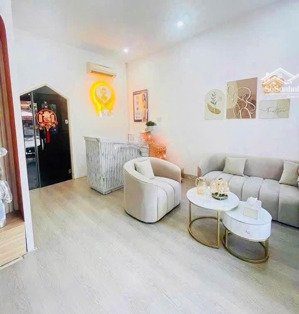 cho thuê nhà 4 tầng mặt tiền đường tiểu la - bề ngang 6m, nhà mới sạch sẽ