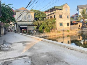 đất trong khu du lịch chùa thầy -quốc oai lô góc 3 mặt tiền