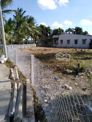 bán gấp đất 748m2, 2,6 tỷ tại xã quê mỹ thạnh, tân trụ, long an hàng hot