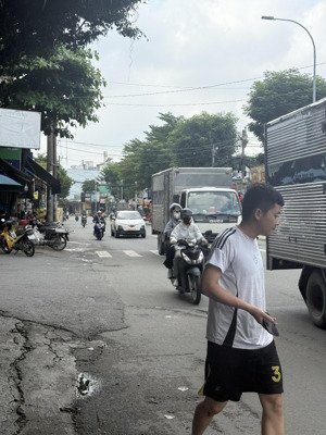 bán nhà mặt tiền tô ký phần mềm quang trung 1118m2 thu nhập săn 140tr/thag tinh có 53tr/m2 ngang 50