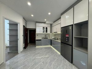 căn hộ sky garden 2 phú mỹ hưng, 2pn, 2wc full nội thất, nhà mới đẹp. vào ở ngay. giá tốt nhất