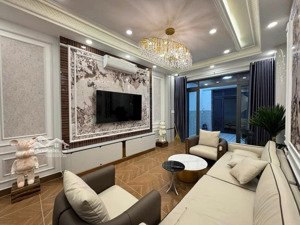 nhà phố 4 tầng, 4x17, hiện đại, đẹp lung linh, full nội thất cao cấp, lý phục man q7, nhỉnh 9 tỷ