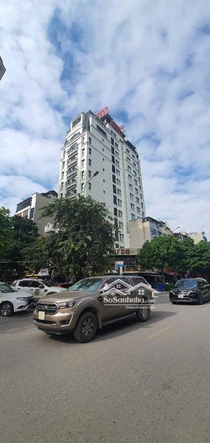 bán nhà mặt phố khúc thừa dụ, cầu giấy. giá chỉ 540tr/m2, mặt tiền, mặt hậu 10m, sổ 100% thổ cư.