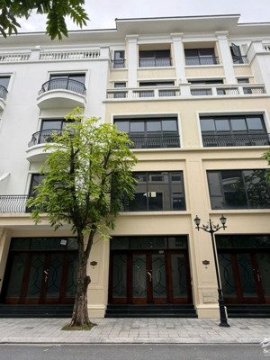 cắt lỗ xẻ khe san hô sh22-103 72m² giá 11.124 tỷ căn thô, gần công viên, sát trục đại dương