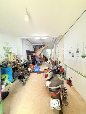 mặt tiền đường ngay gò xoài, dt 4x17, 1 trệt 2 lầu giá 4 tỷ 95 tl