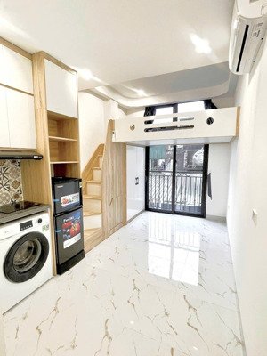 khai trương ccmn 25m2 gác xép. full nội thất, máy giặt riêng. ban công thoáng tại lê duẩn