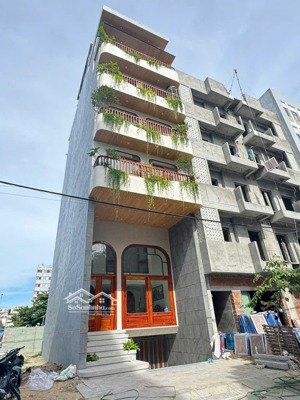 khuê mỹ đông - tòa căn hộ 7 tầng, đẹp lung linh, gần biển . dòng tiền 100 tr/tháng .