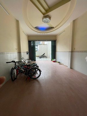 nhà mặt tiền ba đình p10, q8 cách cầu nguyễn tri phương q5 300m