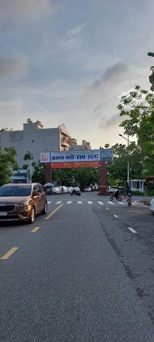 kđt icc quán mau dt: 600m - mt: 10m thông sàn - sân vườn rộng rãi - ko kén mô hình - giá tốt