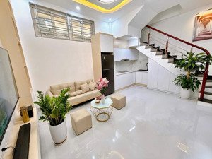 chính chủ gửi bán nhà riêng, thịnh quang 35m2 x 5 tầng x 7 m mặt tiền siêu rộng