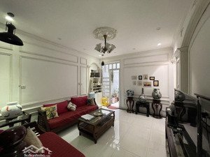 12 tỉ - đường láng -65m,5 tầng mt 5.2m - 50m ra phố lớn - cách ngã tư sở 100m - k có căn thứ 2