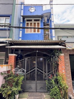 hot góc 2 mặt hẻm thoáng nở hậu đẹp khu vip nguyễn sơn giá chỉ nhĩnh 6t.ỷ