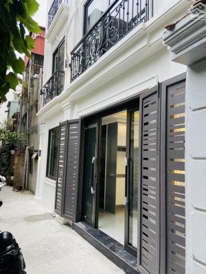 nhỉnh 9 tỉ-bán nhà phố khương thượng- 40m,4 tầng - oto đỗ cửa - 50m ra phố lớn - không có căn thứ 2