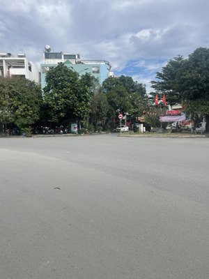 mặt tiền phạm thận duật lô đất đẹp vuông vức vị trí trung tâm thạnh mỹ lợi.!