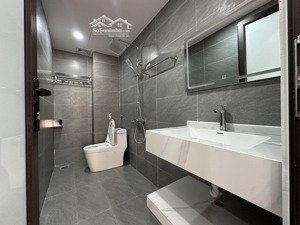 bán nhà riêng tại đường phúc lợi, 6,4 tỷ, 31m2, 6 tầng siêu hot oto đỗ cổng