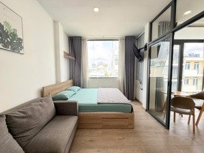 thuê ngay studio tách bếp màu gỗ full nội thất ban công tại trần văn khê, bình thạnh, lh 