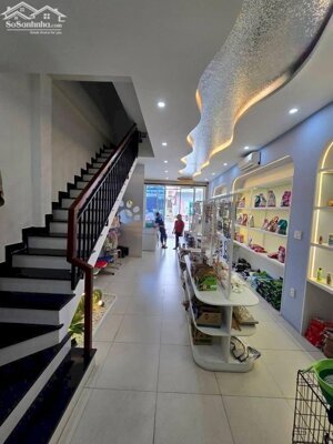  ̂ Nhà - 3 Tầng - Phan Đăng Lưu