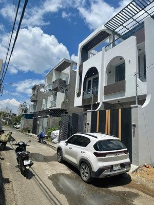 bán nhà mới gần vinhome quận 9