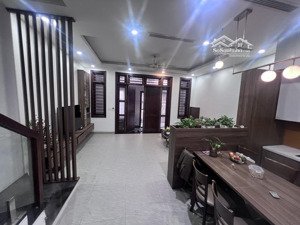 bán nhà, phố quan hoa - 49m2 x 5t - ngõ 3m - giá 11.85 tỷ. lô góc. 