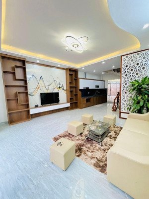 cực hiếm, gần ô tô phố minh khai, ngõ rộng 3m, 1 nhà ra phố, lô góc, nhà đẹp, phân lô, dt 42m