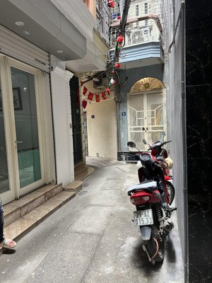 nhà đối diện sân quần ngựa - ba đình - liễu giai - 15m ra ngõ ô tô - 5 tầng đủ nội thất