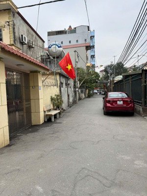 bán nhà yên nghĩa , ô tô lùi , 31m x 5 tầng , cạnh bến xe ga tàu điện