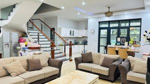 siêu phẩm 96m. hoàn thiện full nội thất , vị trí đẹp, chi tiết , tâm huyết. hàng hiếm dự án