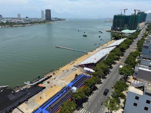 bán căn góc 2 mặt tiền , trục thông sông hàn . ngay khán đài pháo hoa quốc tế ,trung tâm mỹ an