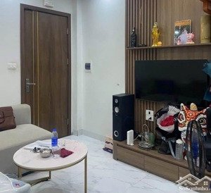 chính chủ cho thuê cc 50m2 2n 1k ngõ 136/103 chùa láng, đầy đủ nội thất, tivi, máy giặt, nhà mới