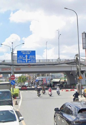 chủ cần bán gấp hạ giá 1tỷ bán đất thổ và nhà đã hoàn công, nhà cấp 4, dt 84m2 giá 9,5 tỷ