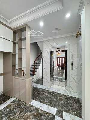 nhà hồng tiến 45m2 x 6t, thang máy, ngõ thông, giá đầu tư. lh 