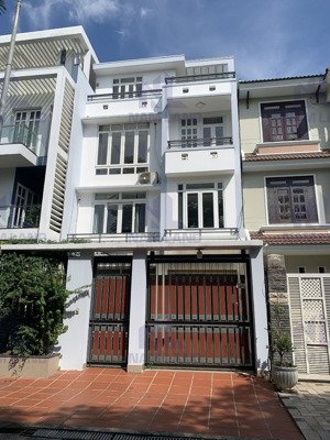 cho thuê căn villa 7x20m 1 trệ 3 lầu kdc lương định của-gía 42tr