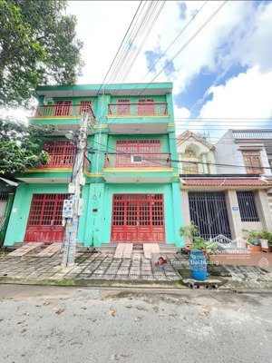 bán nhà 1 trệt 2 lầu hoàn công gần ngã tư chiêu liêu, p. tân bình, tp. dĩ an -7ty9 tl