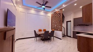 bán nhà phố văn cao_liễu giai_ba đình_dt 30m_5 tầng_mt 3.5m_chính chủ_giá 7.98 tỷ 