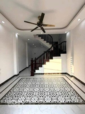 bán gấp nr 3pn, 3wc, 32m2 tại an thượng, hoài đức, 4,1 tỷ vnd