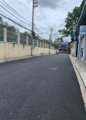 chdv mặt tiền đường ngay chợ thủ đức ngang lớn 8.3m 190m2 gần chương dương