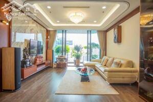 Bán gấp căn hộ chung cư 335 Cầu Giấy – DT 128m2 – Giá chỉ 8,7 tỷ - Tầng trung.