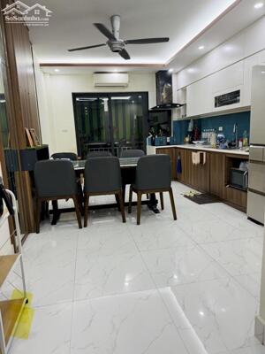 Thông Trung Phụng diện tích rộng 59m 6 tầng thang máy giá 14.5 tỷ nhà đẹp phù hợp để ở lâu dài hoặc cho thuê dòng tiền .