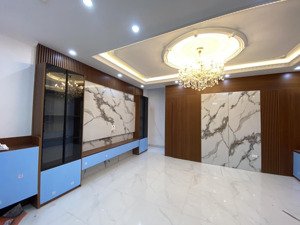bán nhà hai bà trưng - 60m2 - tháng máy - 14,2 tỷ