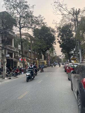 Bán nhà mặt tiền rộng 4,5m mặt đường Cát Dài, 96m2, 4 tầng, giá 21 tỷ