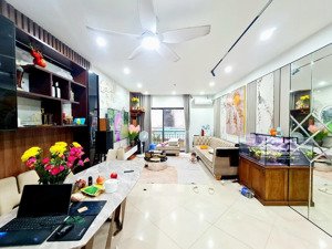 bán nhà cầu giấy dt 55m 6 tầng oto vào nhà cách mặt phố 10m nhà đẹp ở sướng lh 